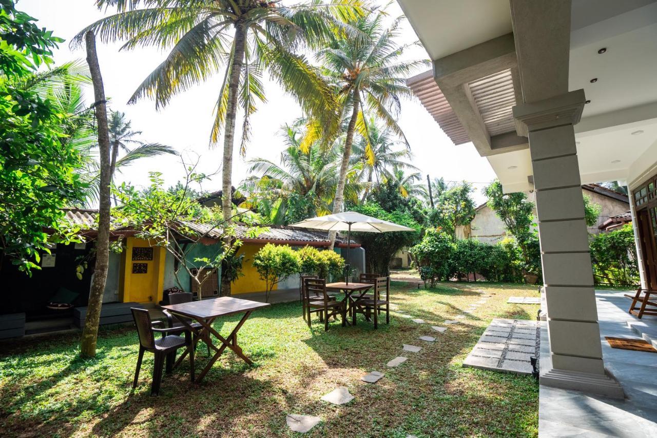 Plantation Surf Inn & Restaurant Midigama East Exterior foto