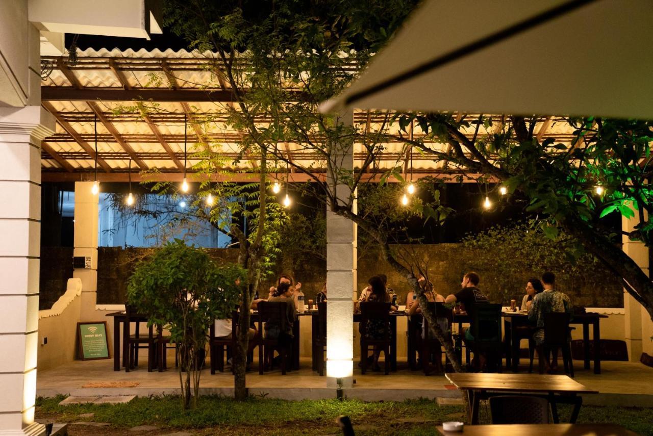 Plantation Surf Inn & Restaurant Midigama East Exterior foto