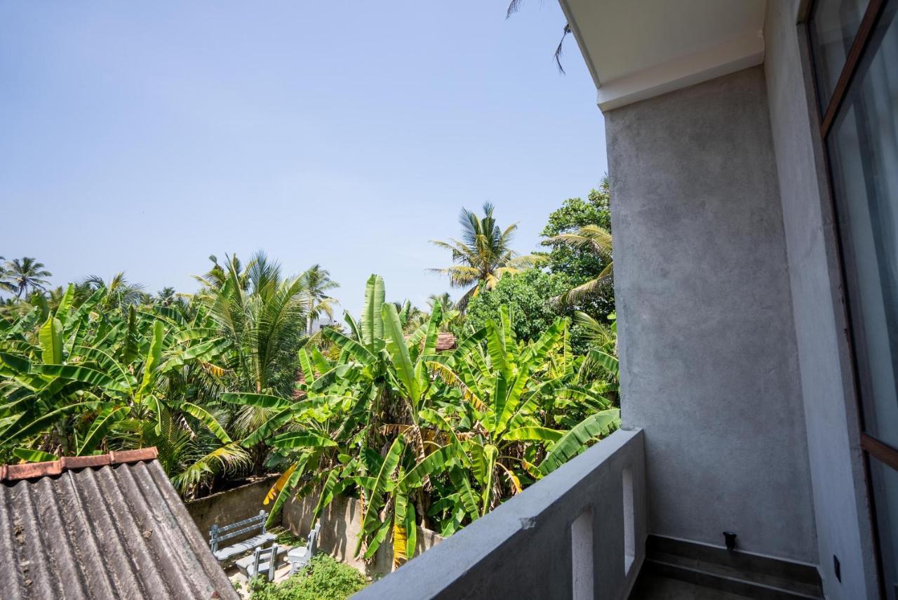 Plantation Surf Inn & Restaurant Midigama East Exterior foto