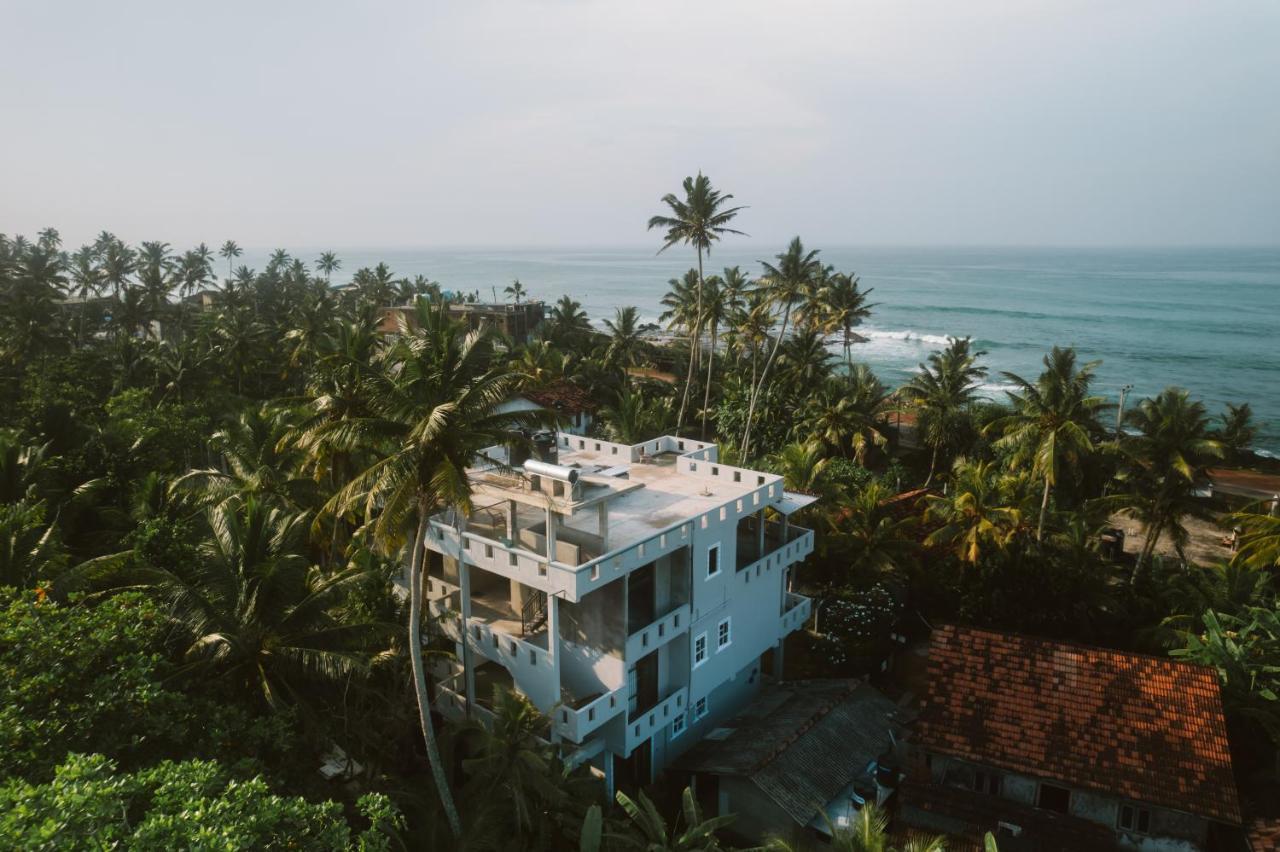 Plantation Surf Inn & Restaurant Midigama East Exterior foto
