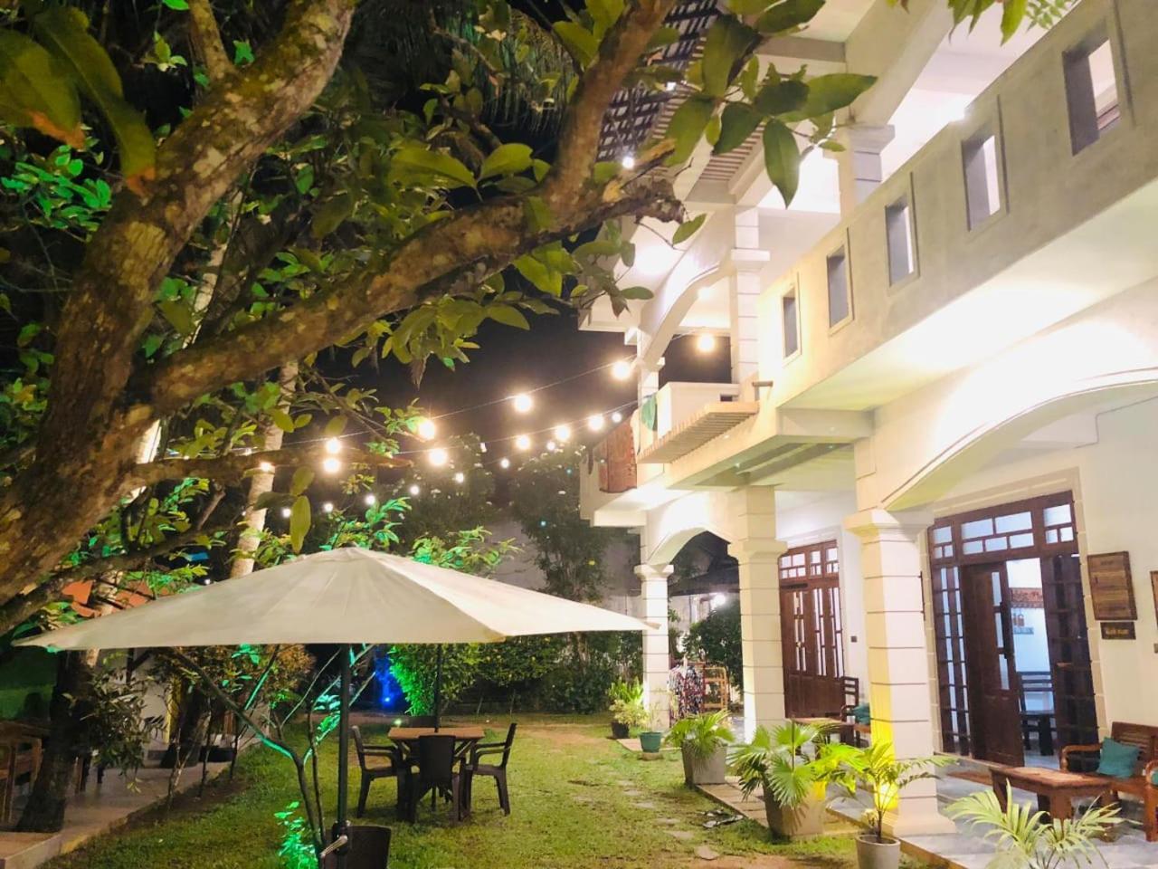 Plantation Surf Inn & Restaurant Midigama East Exterior foto