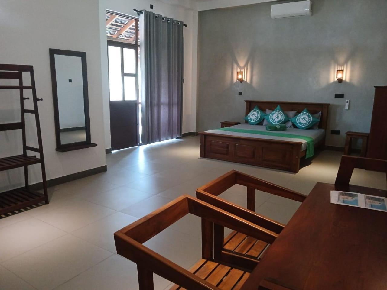 Plantation Surf Inn & Restaurant Midigama East Zimmer foto