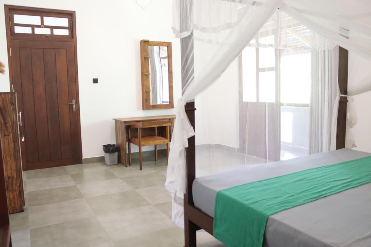 Plantation Surf Inn & Restaurant Midigama East Zimmer foto