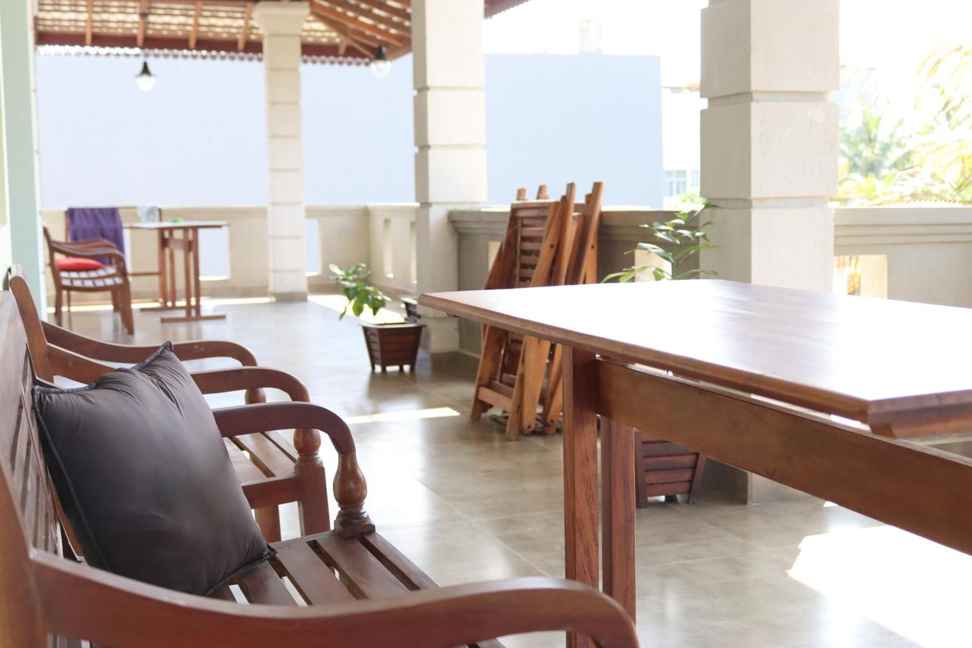 Plantation Surf Inn & Restaurant Midigama East Exterior foto