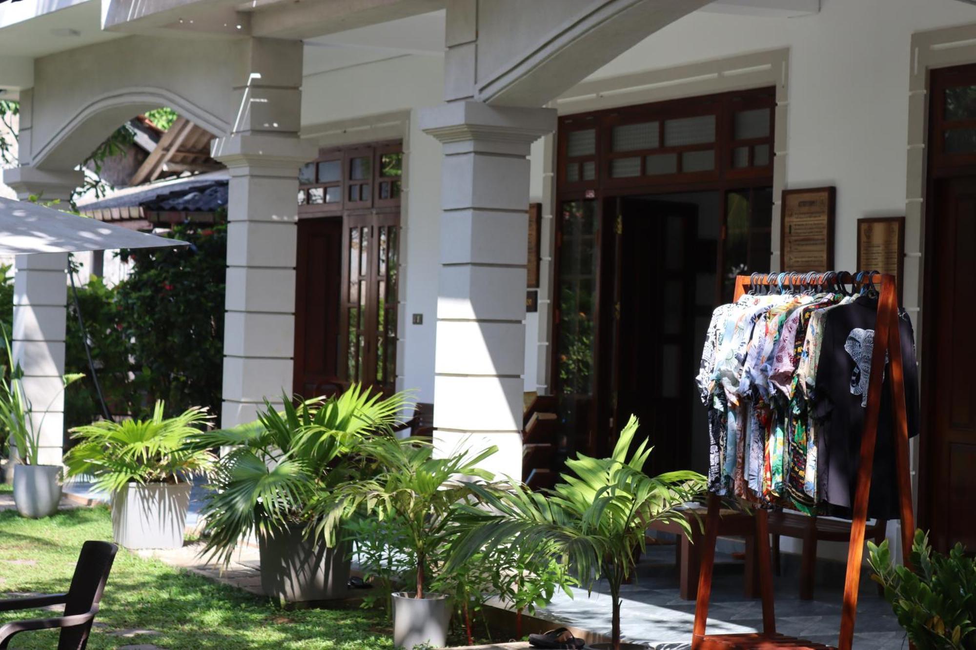 Plantation Surf Inn & Restaurant Midigama East Exterior foto