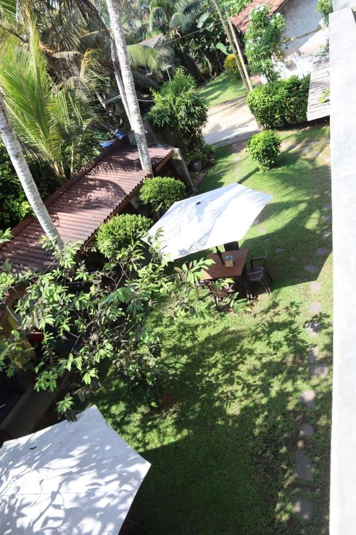 Plantation Surf Inn & Restaurant Midigama East Exterior foto
