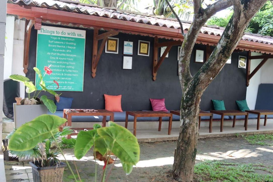 Plantation Surf Inn & Restaurant Midigama East Exterior foto