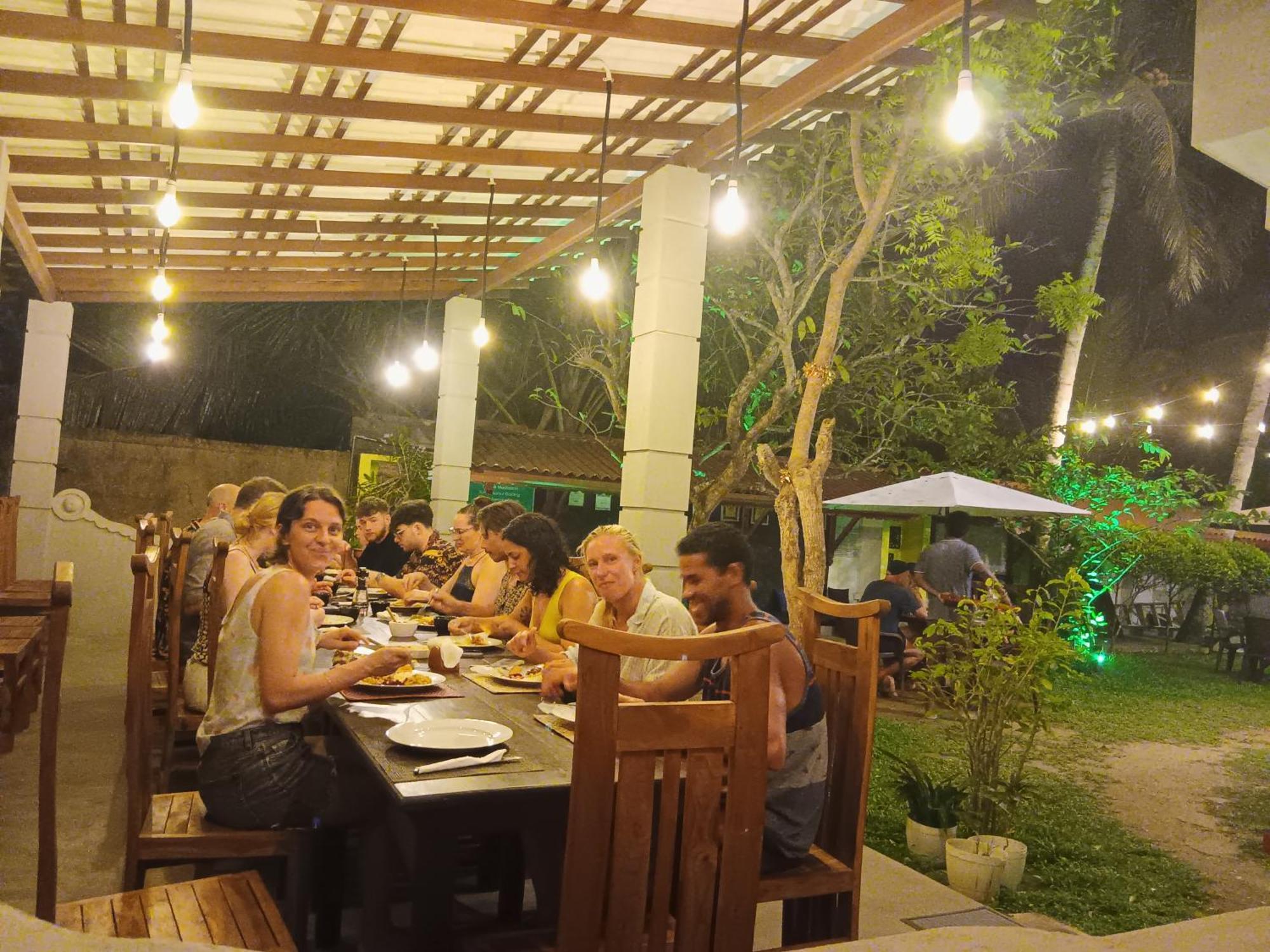 Plantation Surf Inn & Restaurant Midigama East Exterior foto