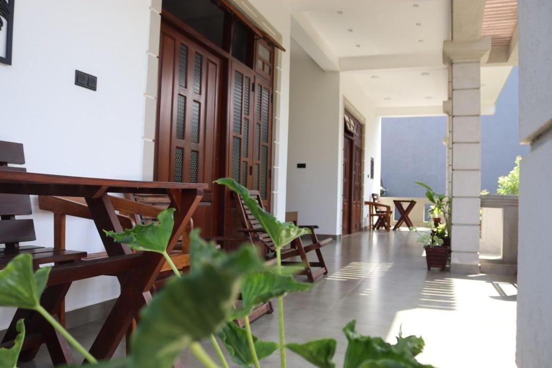 Plantation Surf Inn & Restaurant Midigama East Exterior foto