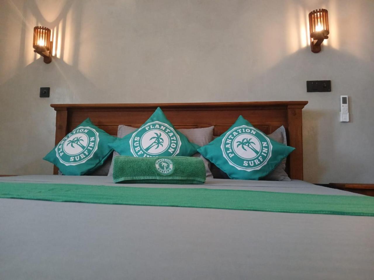 Plantation Surf Inn & Restaurant Midigama East Exterior foto